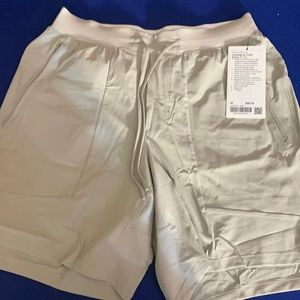Lululemon shorts Men’s Medium